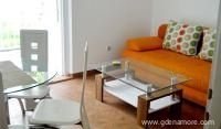Apartamento en Savina, Herceg Novi, alojamiento privado en Herceg Novi, Montenegro